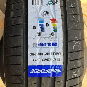 255/45R20 Windforce Tyre